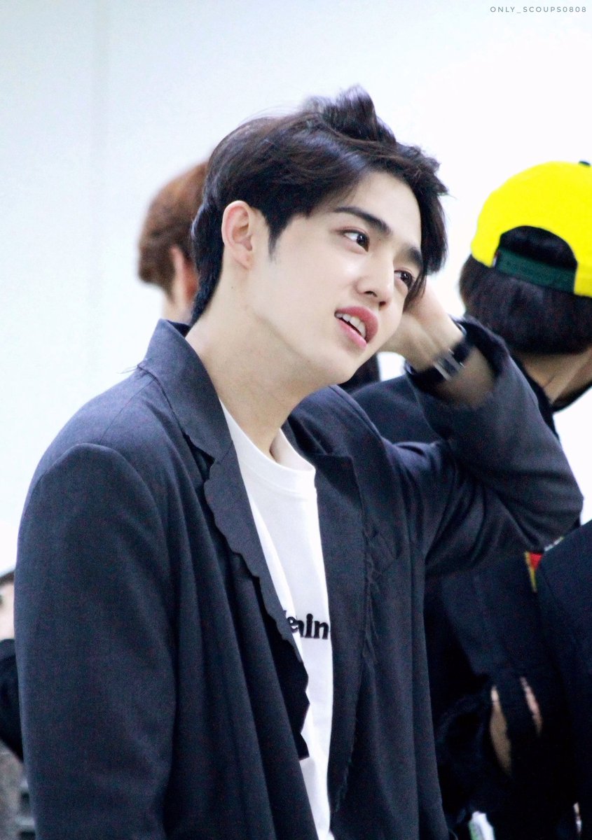 only_Scoups0808's tweet photo. 180413  김포출국

#세븐틴  #에스쿱스  #최승철    #SEVENTEEN #SCOUPS https://t.co/TnNjc5HJfX