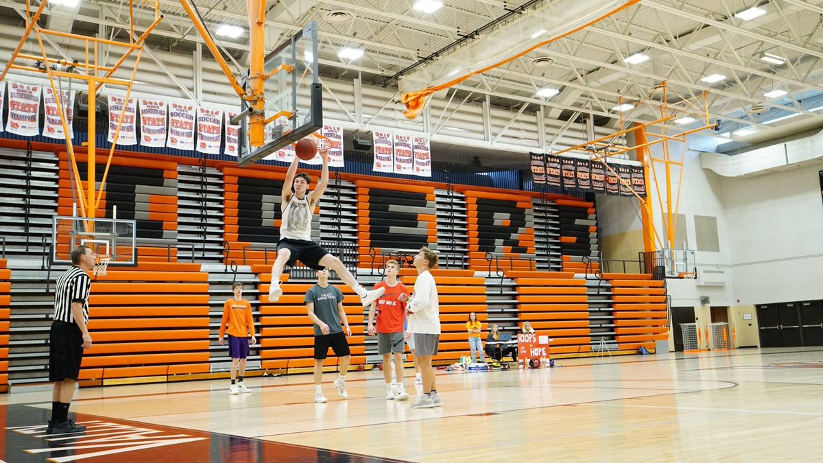 LLSFest's tweet photo. Throw it down big fella 🍼💪🏼!! https://t.co/XOdKu1aRwi