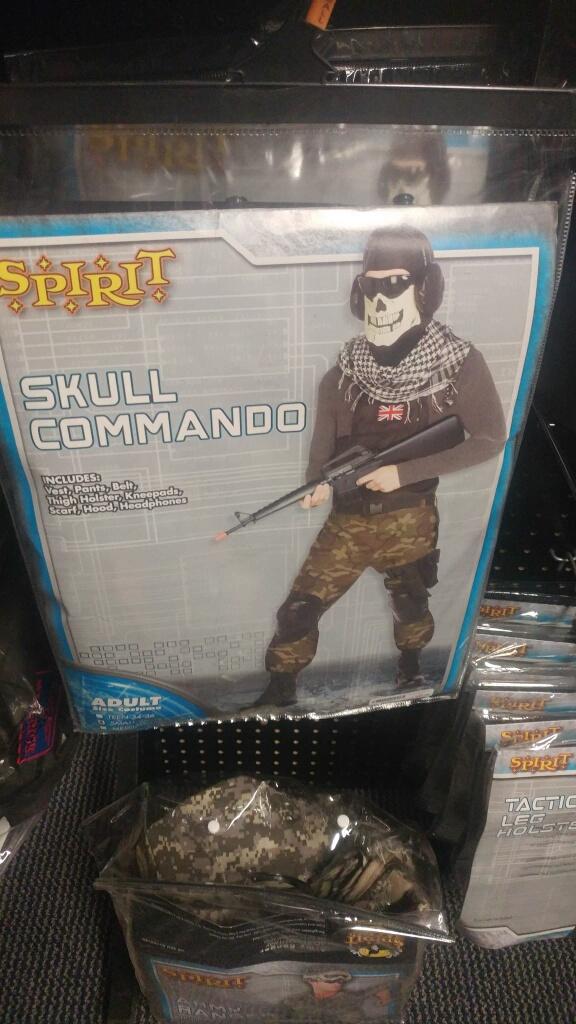 NotABadBoi's tweet photo. this the type of nigga to walk up 2 you n say  "read siege" https://t.co/e8eDKSZERV