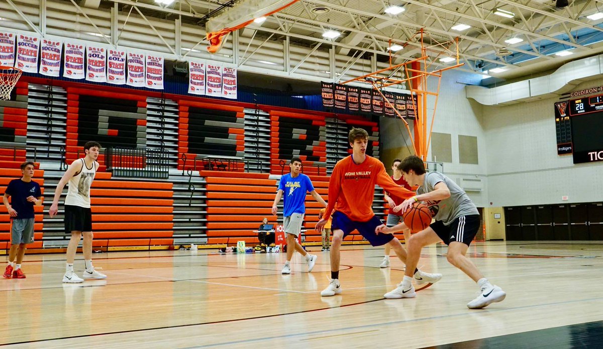 LLSFest's tweet photo. Ankles bout to be taken😷 https://t.co/WnX2vPKxgY