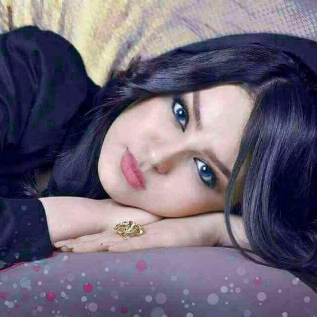 M__Ossman's tweet photo. أى صمت أعترانى..ما بال الحروف أختفت
لمحنى متلبسه بالعشق
همس لى ... {أحبگ}
أذابنى هذا الرجل بأربع حروف
ما عدت أخاف..
وما عاد العشق سرا https://t.co/CbmdvtxxKO