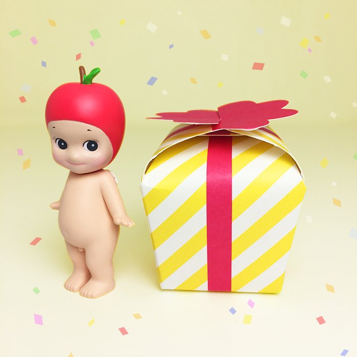 SonnyAngel_PR's tweet photo. 2個目のプレゼントボックスが届きました！🎁チェックしてみよう♪
https://t.co/bgDzwoMz2F

2nd gift has arrived!🎁 Check &amp; see what’s inside.♪
https://t.co/bgDzwoMz2F
 
#SA14th #sonnyangel #ソニーエンジェル https://t.co/b4WQlUOXKE
