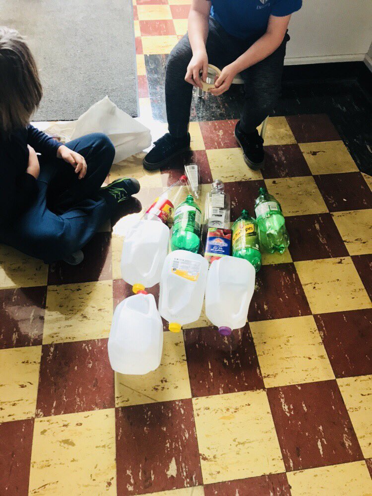 allboysCBE's tweet photo. Students investigate how pressure in the atmosphere is linked to the formation of clouds #allboysprogram #yycbe #abed #cloud https://t.co/LiAHzA3bNr
