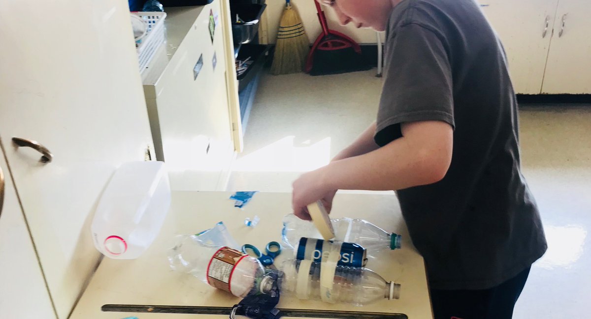 allboysCBE's tweet photo. Students investigate how pressure in the atmosphere is linked to the formation of clouds #allboysprogram #yycbe #abed #cloud https://t.co/LiAHzA3bNr