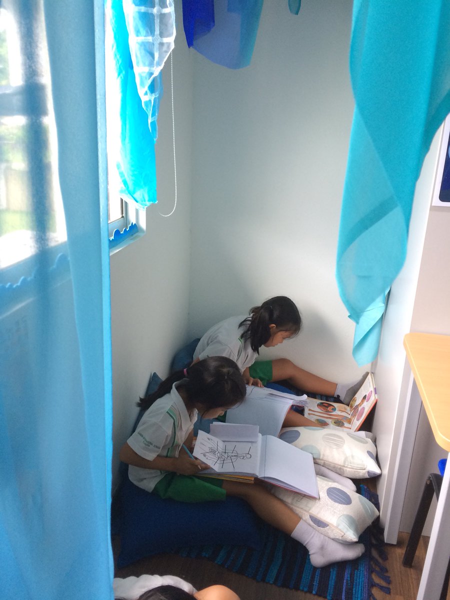MsLucyKtn's tweet photo. Researching the human body in our cosy corner #GISKuantan #GISLearning https://t.co/vw5oWtTCoA