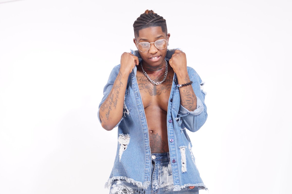 IAmVlyrixz's tweet image. Back at it!!!! My photograph better than yours #studmodel #artist #iamvlyrixz