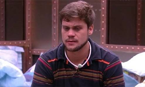 danielfulero's tweet photo. PAREDÃO KAYSAR X BRENO QUEM SAI ?

#ForaKaysar - FAV

#ForaBreno - RT

#BBB18 #RedeBBB https://t.co/Wti8PJKAQl