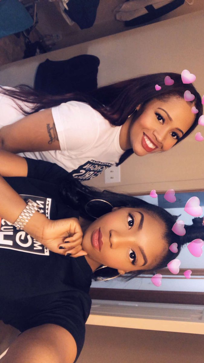 k__alise__'s tweet photo. #MGHH is a movement @_KLani :MUA 💄 me: Hair 💇🏾‍♀️ @AmBurr300 :CEO ! Coming for our bag all 2018 🤑 https://t.co/ocL3GV68Dd