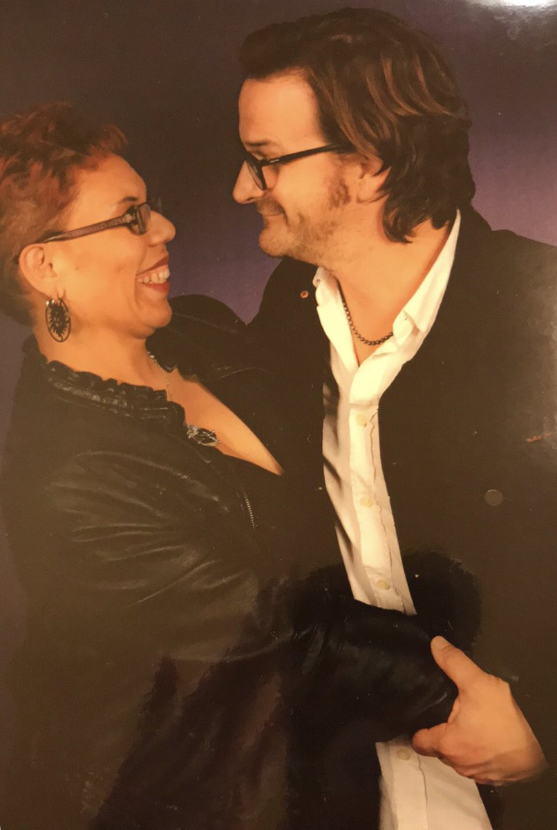 erikaswalwell's tweet photo. This dude always makes my cons absolutely wonderful!!! Thanks @dicksp8jr! You are a peach! ❤️ #SPNNashCon #SPNNash https://t.co/tpNyM5tg0f