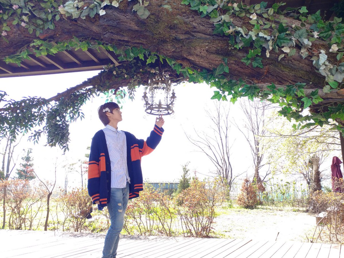 BAIKAL_official's tweet photo. 봄🌸봄🌼봄🌺 봄이 왔어요~ #스완 여러븐의 #바이칼 꽃도 피었습니다! ♪(๑ᴖ◡ᴖ๑)♪
#스완여러분의_배경화면을_책임집니다 
#누가_꽃이게? #데이 https://t.co/qmCcbI7BKK
