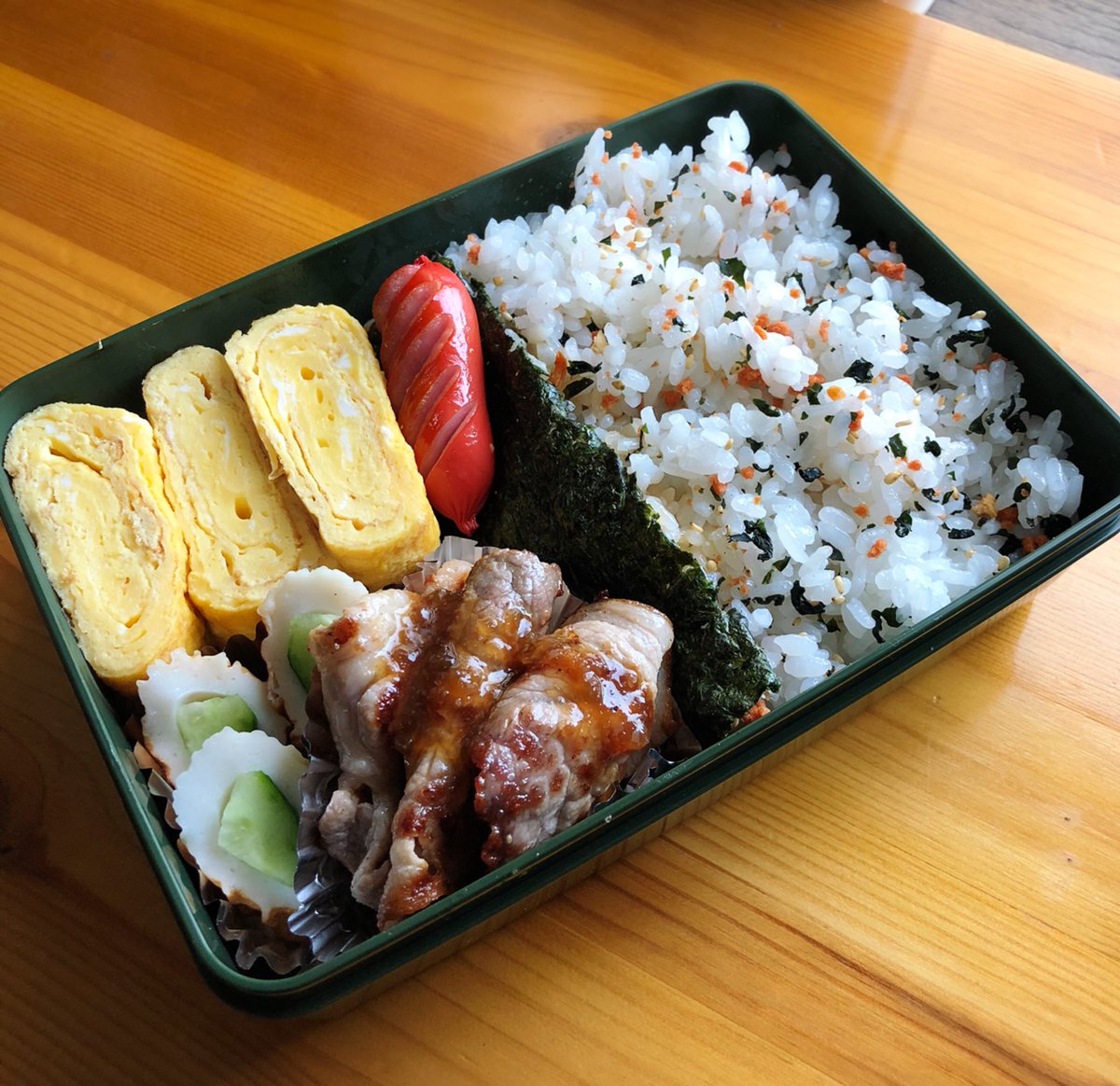 パー子 8 6健康診断 今日のお弁当 王子が今日からお弁当 土日は彼女のところにお泊りしてたけど 昨夜はちゃんと帰ってきて朝早く登校して行きました 文句言えないじゃん 笑 チビ助はなんと給食w 高校生弁当 中学生弁当 王子のお弁当 手作り弁当 お