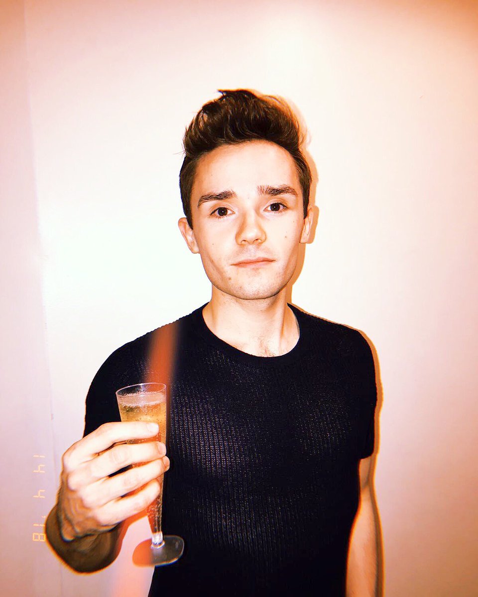 ScottSutcliffe's tweet photo. Picture from our last night @_selfishgiant. What an amazing two weeks it’s been. Thanks to all the cast for being so amazing and to @guyachambers and @BillBuckhurst for allowing me to come on the journey with them. Now onto the next! Chin chin 🙌🏻 #SelfishGiant #theatre #happy https://t.co/zaRvi3eeKk