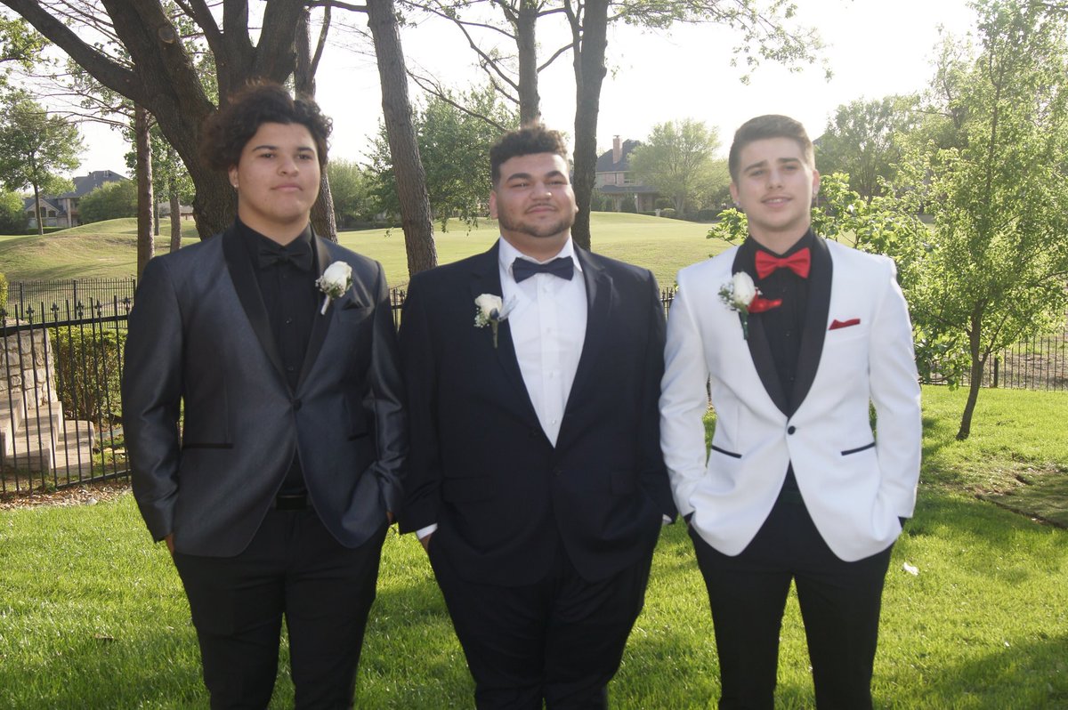 CorralesJesse's tweet photo. prom🤞🏼❤️ https://t.co/duULHJSpar