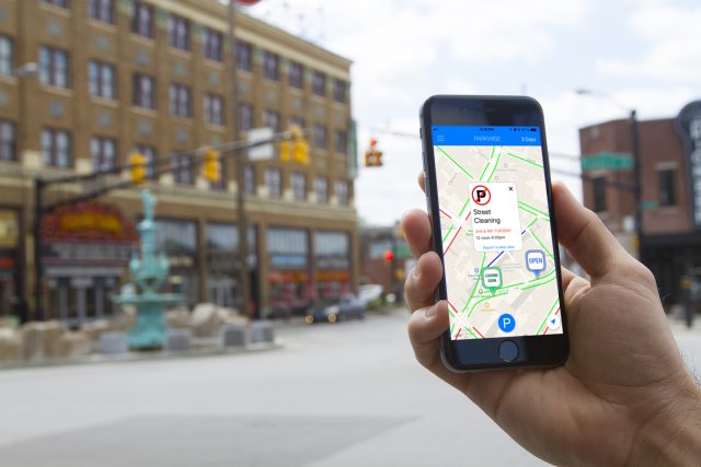 ParkwiseApp's tweet photo. See open and soon-to-be available spots, as well as all parking regulations around you. Get #parkwise now and say goodbye to expensive fines and endless driving around the block! 🚗🚧 #parking #nyc #boston 😊 https://t.co/afF4TUWUZI
