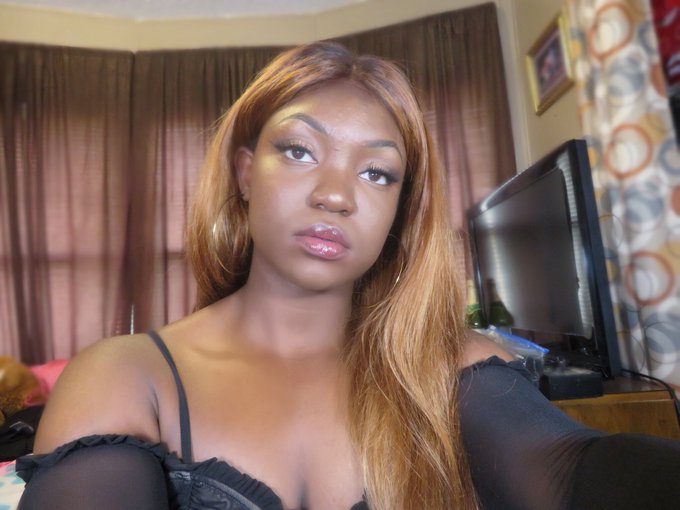 Watch Cinn Doll✨'s leaked NSFW photo on TwXstars