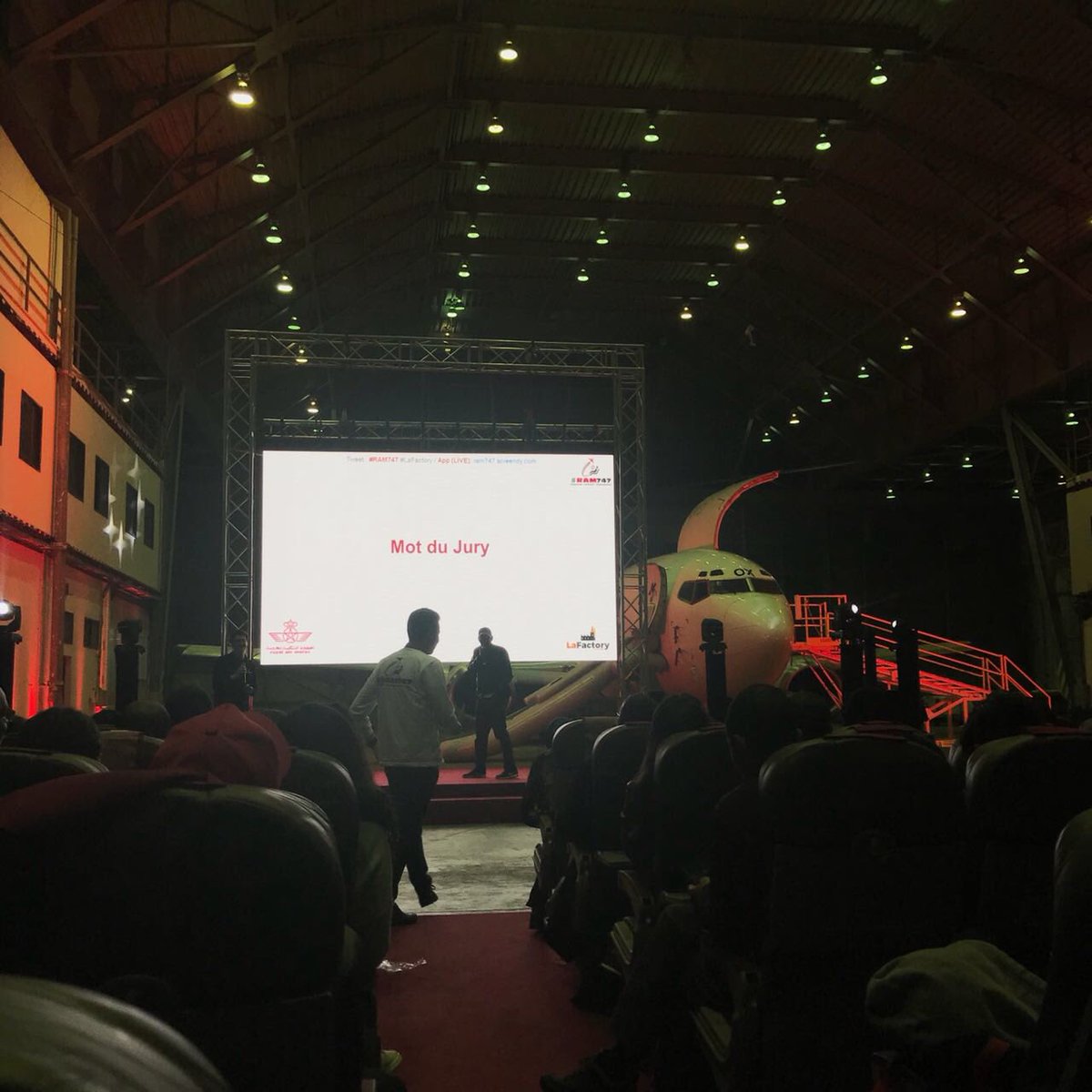 royalairmaroc's tweet photo. Un jury divisé face à des équipes et des idées exceptionnelles, la décision fut difficile. 
Nous aurons donc pour le Hackathon #RAM747, 6 gagnants au lieu de 5 !
#Hackathon #OpenInnovation
@GE_Digital @GE_MENAT @GEAviation @Boeing https://t.co/jtwesKLh3m