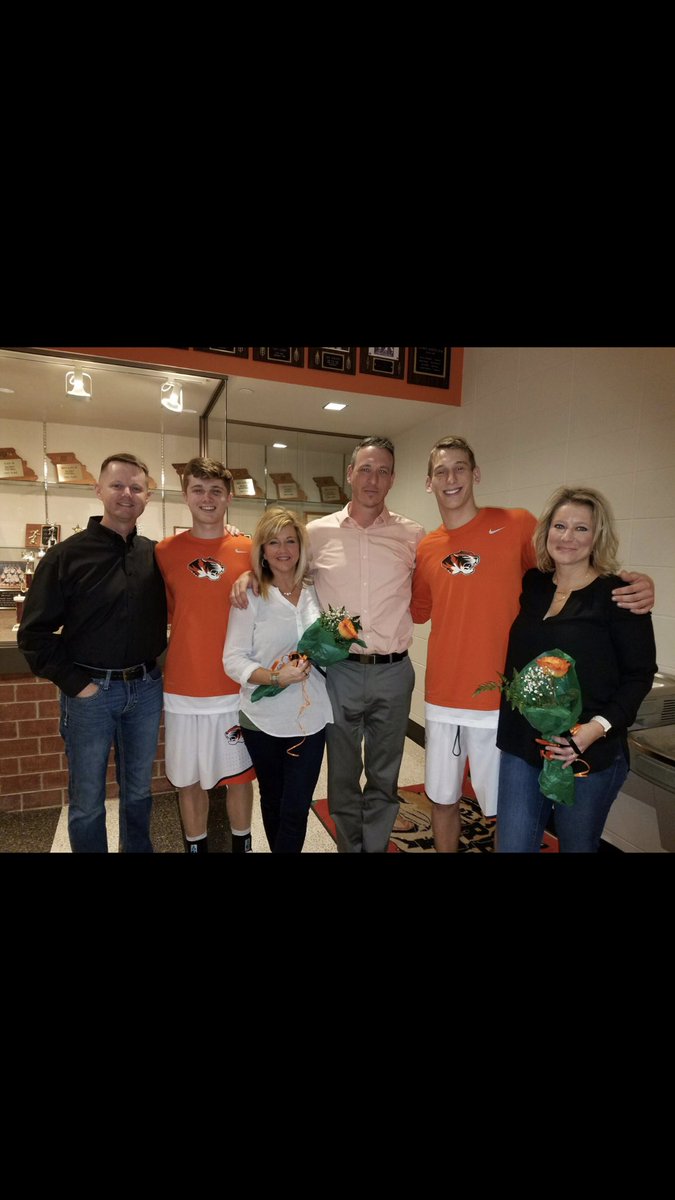 MCoiner_10's tweet photo. Happy 19th to my best friend since WAY back. Hope it’s a good one @TyStevens2! Glad we got to celebrate, love you brother! https://t.co/qISSBKk9ns