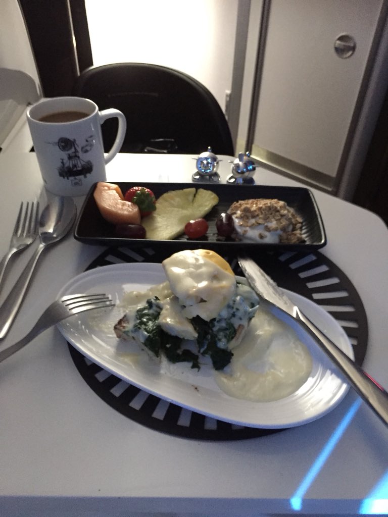 StevieG_1967's tweet photo. @VirginAtlantic @GolfingSwingers @MoragHutcheon healthy option at 37,000ft ππ howβs your #PinkMondays morning? #VS250 #1A ποΈβ³οΈπΎβοΈπππ€π https://t.co/ecsfuumziv