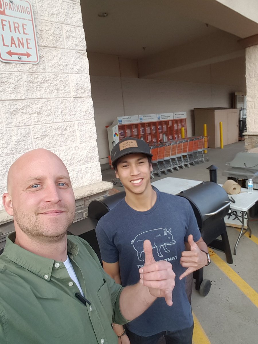 JoshuaMendiol17's tweet photo. Going ham with the Traeger Event! 19 grills sold in 4 days. @kmtalingting @KateLabreche @PabstBen @LaurenSmith0929 #TheRock1531 #TheRocksStars https://t.co/kDJuCF7rhS