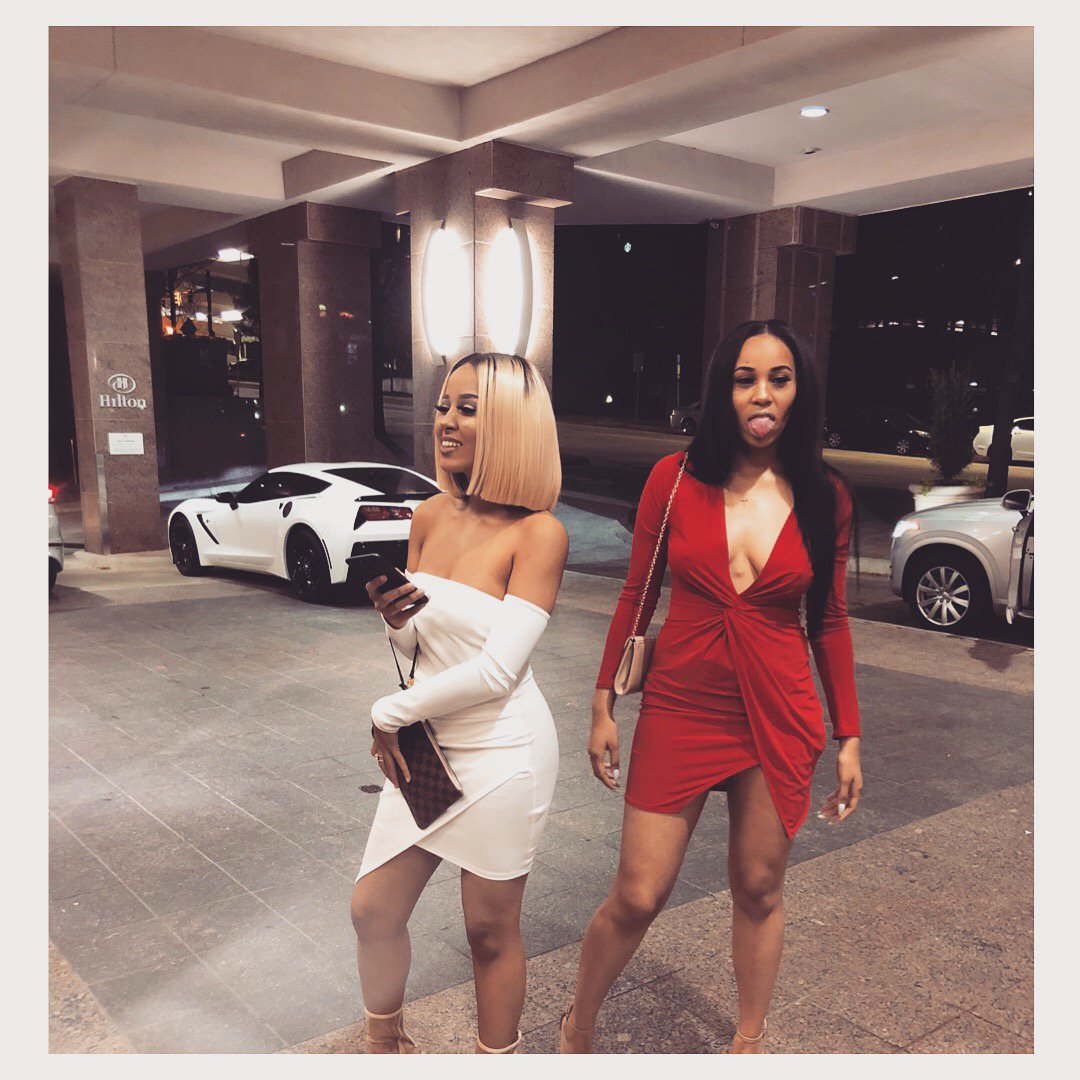 _MsPrettyAK47's tweet photo. Real Sisters https://t.co/yMUFSeR8ns