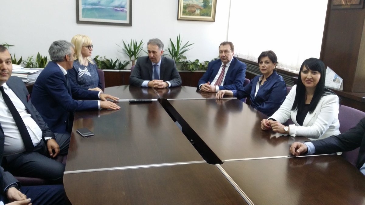 sirioss's tweet photo. Real work in the presence of Minister of Education, Renata Desskoska, and participation of the Rector, Nikola Jankulovski, Vice-Rector, Gordana Josifova Nedelkovska, the dean Dimitar Taskovski, the dean Vladimir Dimcev and the dean Dr. Zoran Trposki from UKIM https://t.co/r8b3UuiPdh