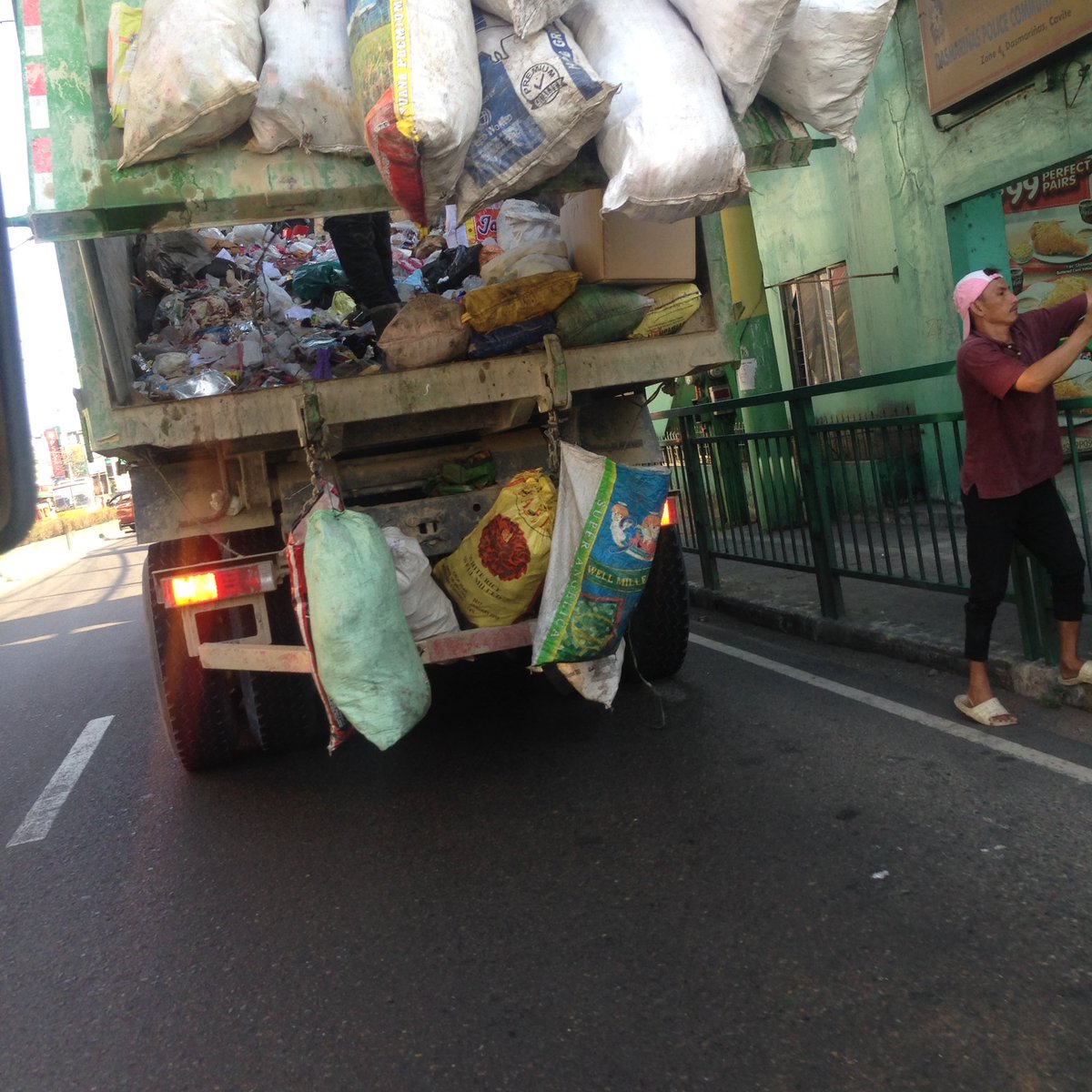chingoals's tweet photo. Muntik na ako maiwan ng service https://t.co/l7kMw7EDhX