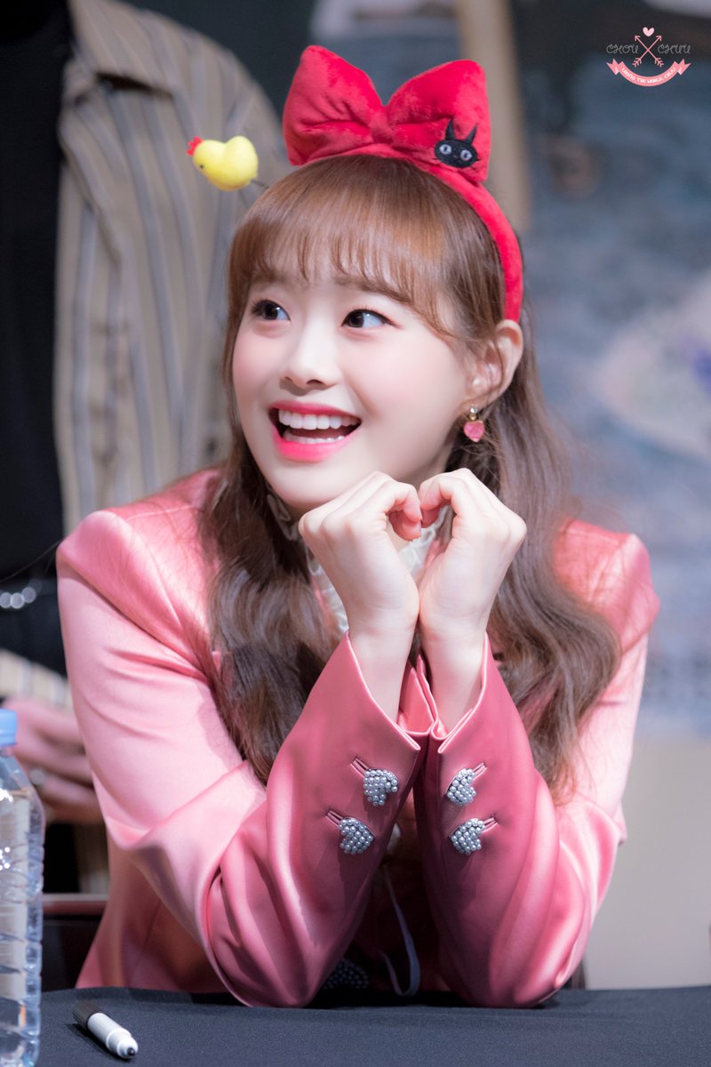 loonasource's tweet photo. #츄 - #김지우 ⥂ #이달의소녀 ˊ˗
      ➫ chouchuu ☇ 180303 ♥︎ https://t.co/rzVnKAhUqn