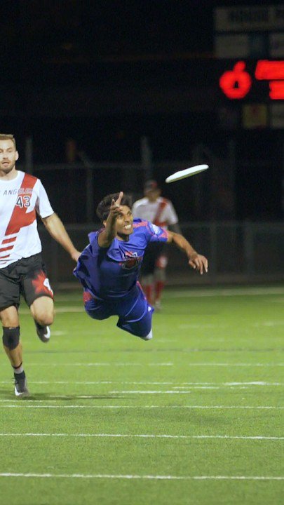Paper_Dog_Media's tweet photo. I just posted a bunch of my favorite shots from yesterday's pro ultimate frisbee game with the @atxsol and @laaviators to my instagram story. Go check them out! @theAUDL @FulcrumPro #solrise https://t.co/AmYb62hsRg https://t.co/Mu5TrCAzJd