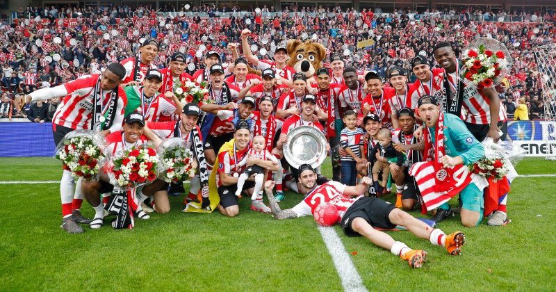 neubmie1507's tweet photo. Congratulation to @psveindhoven for winning the Eredivisie 2017/18 champion! https://t.co/zg2jARcOAy