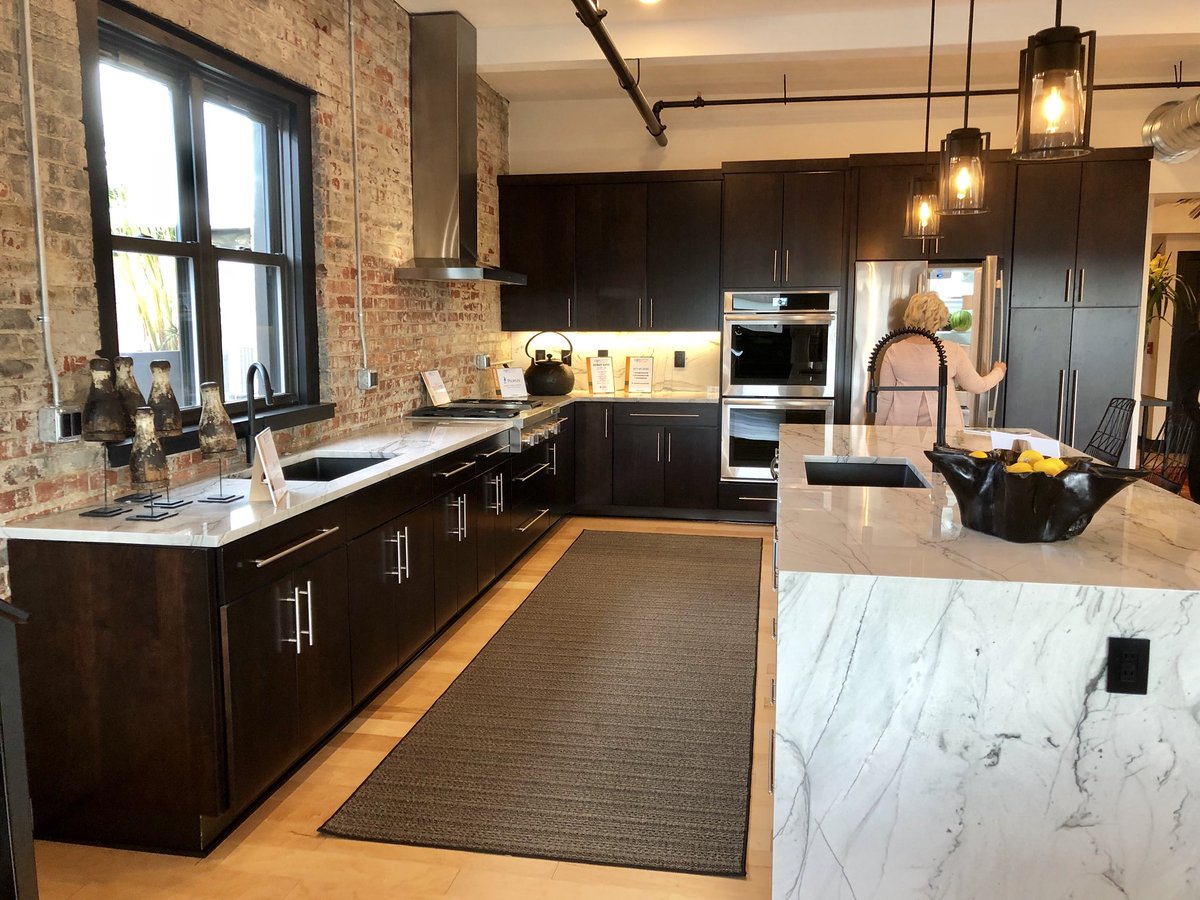downtown_design's tweet photo. Thanks @PittsburghMag & industry partners for another great #PMultimate house tour #EmpireOnLiberty @Weisshouse1943 @buildwithrdc @DesmoneArchitec https://t.co/YRgvusSJXX