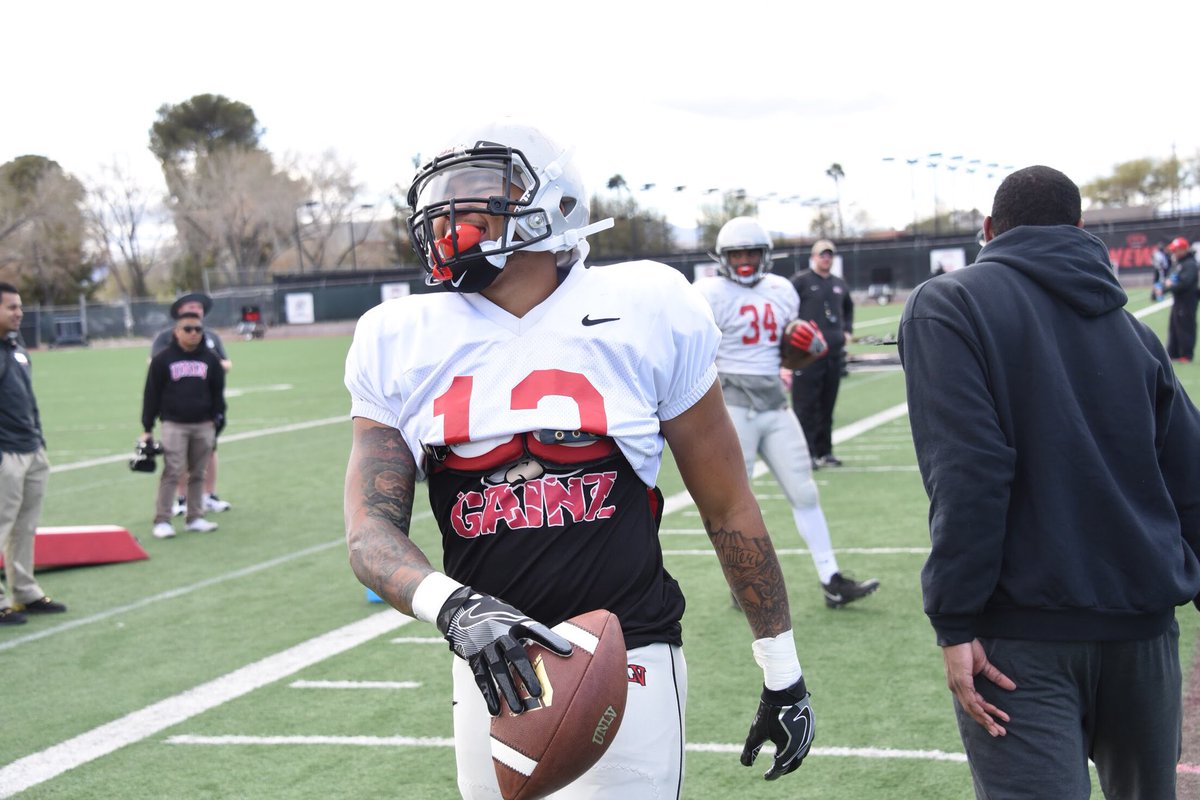 IAmTDowns's tweet photo. S/o to my lil cousin @_theinfamous_ doing his thangs this spring!! Ready to make a big impact this season!! Keep grinding!! #Fam1st #RunningRebs #GroundSoldier https://t.co/LTI1D8KcJO