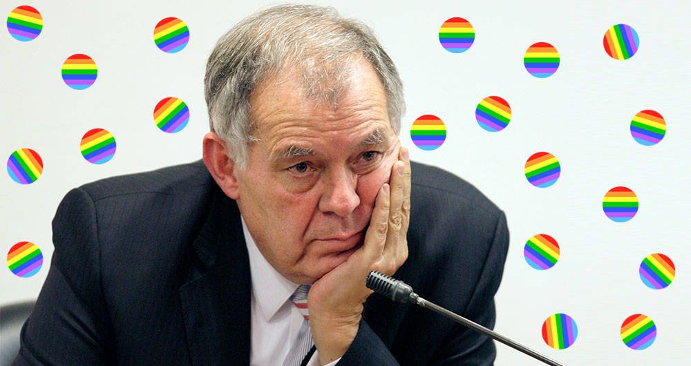 Camilo_826's tweet photo. Alejandro Ordoñez basado en un idealismo conservador en contra de la comunidad LGBTI. Uso este argumento para llamar y referirse a las masas que están en contra de este pensamiento usando discretamente la xenofobia como impulso de su campaña política #Principiodelatransfusión https://t.co/CLCLMrSnUw