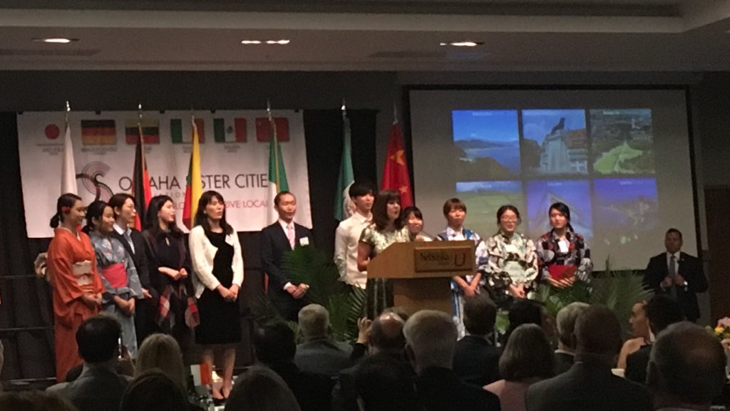 Thanks @SecondLady Karen Pence for being our keynote speaker, telling us about your background and  singing with our Japanese exchange students at our annual meeting!