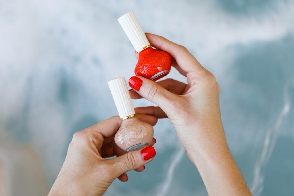 Paul Joe Beaute Jp Twitter પર ひらひら泳ぐ真夏の熱帯魚みたいに 水に透けてあざやかな指先 ネイル ポリッシュ 030 031 1 600円 税抜 5 1発売 4 17予約受付開始 ポールアンドジョー Pjラピシーヌデテ ネイル