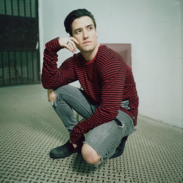 TheB985's tweet photo. .@1LoganHenderson is taking over the Most 9 @ 8 Countdown tomorrow and he wants to answer your questions! Send 'em using #B985AskLogan https://t.co/BlHFORkz5c