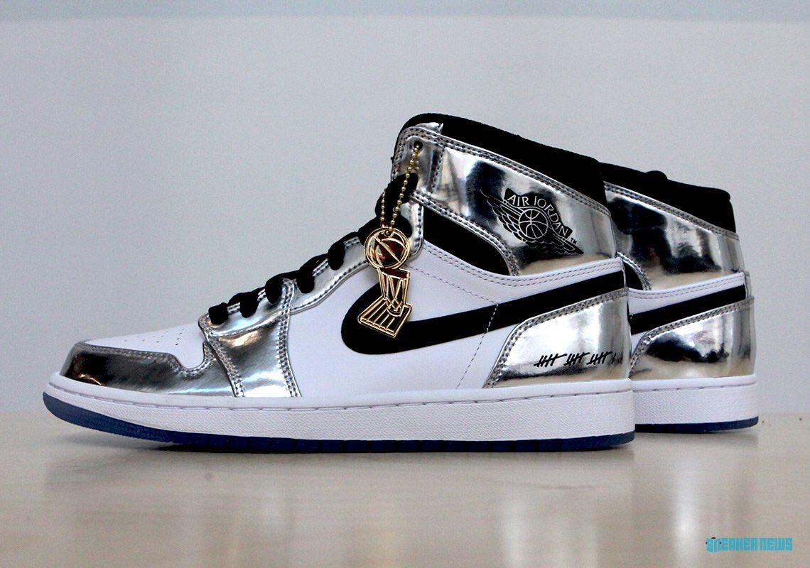 KickWalkSocial's tweet photo. @kawhileonard gets his own Air Jordan 1 🔥🔥🔥 these are dope #Jordan #Nike https://t.co/rQdIxrJWzY