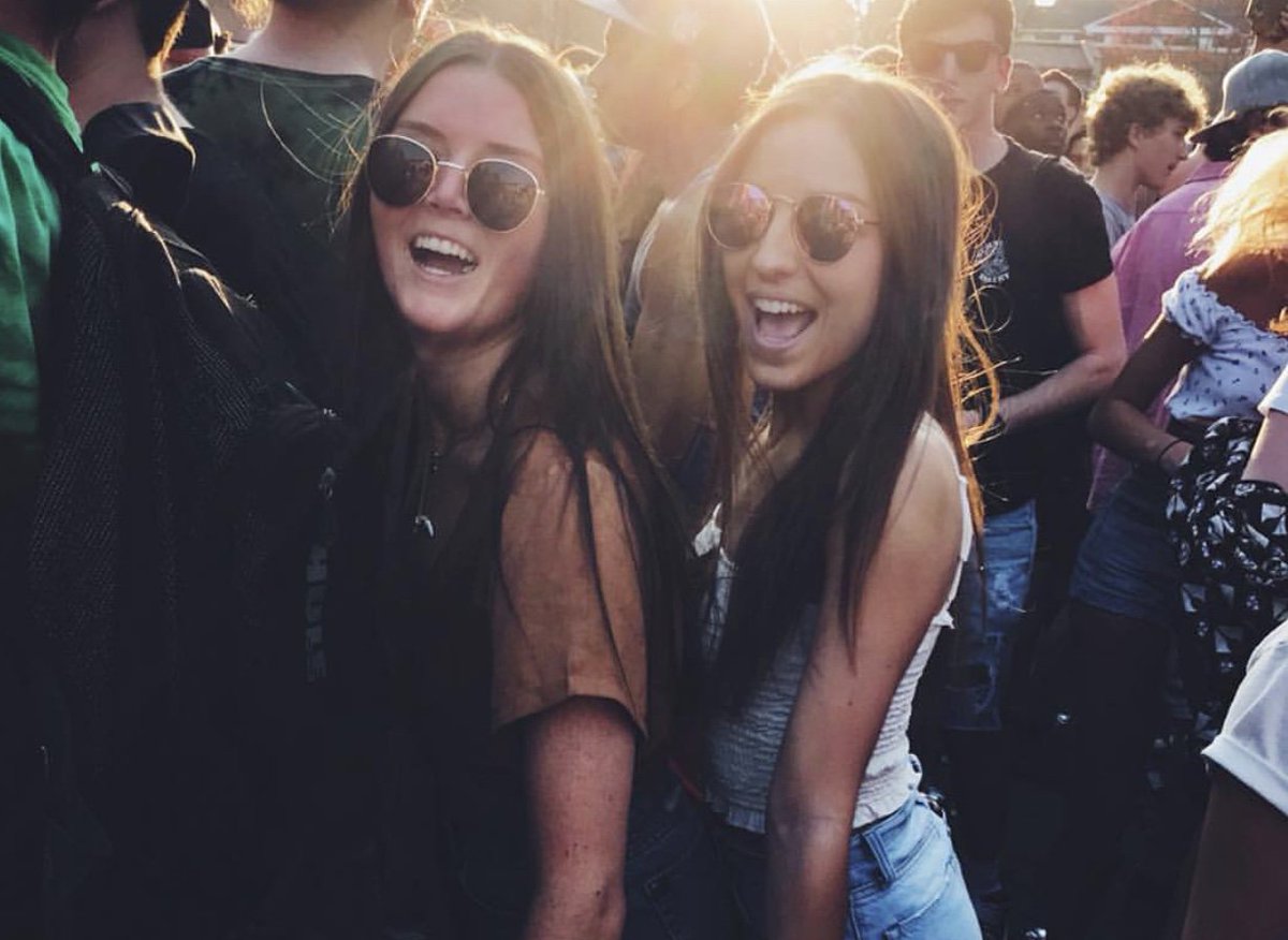 OhioUPiPhi's tweet photo. Happy sista Sunday 👭 #PiPhiLove #OhioAlpha https://t.co/mLZi0Ws1z9