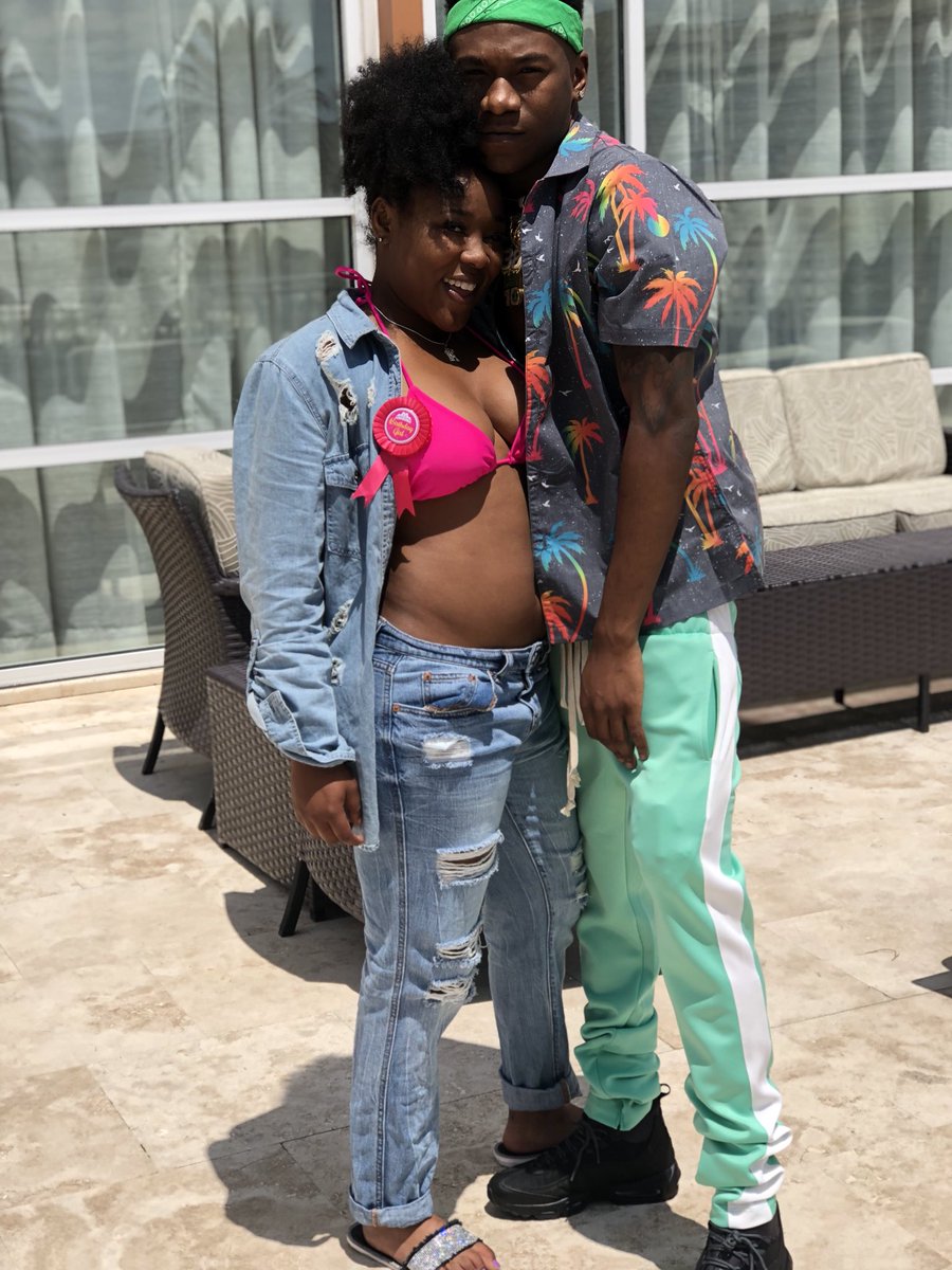 Itookyomann's tweet photo. #BigTen #TenBig #ITookYoMann #BlackBeach2K18 #NBABaby 💚🦋🙇🏽♀️🧜🏽♀️🌊🤗❤️😘🤫🤭 https://t.co/BvfHAE2BqK