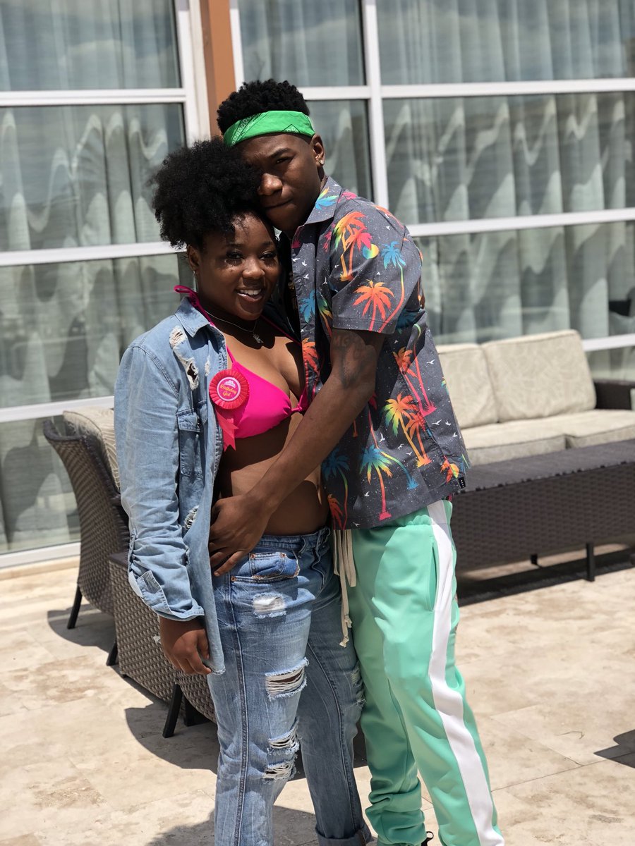 Itookyomann's tweet photo. #BigTen #TenBig #ITookYoMann #BlackBeach2K18 #NBABaby 💚🦋🙇🏽♀️🧜🏽♀️🌊🤗❤️😘🤫🤭 https://t.co/BvfHAE2BqK