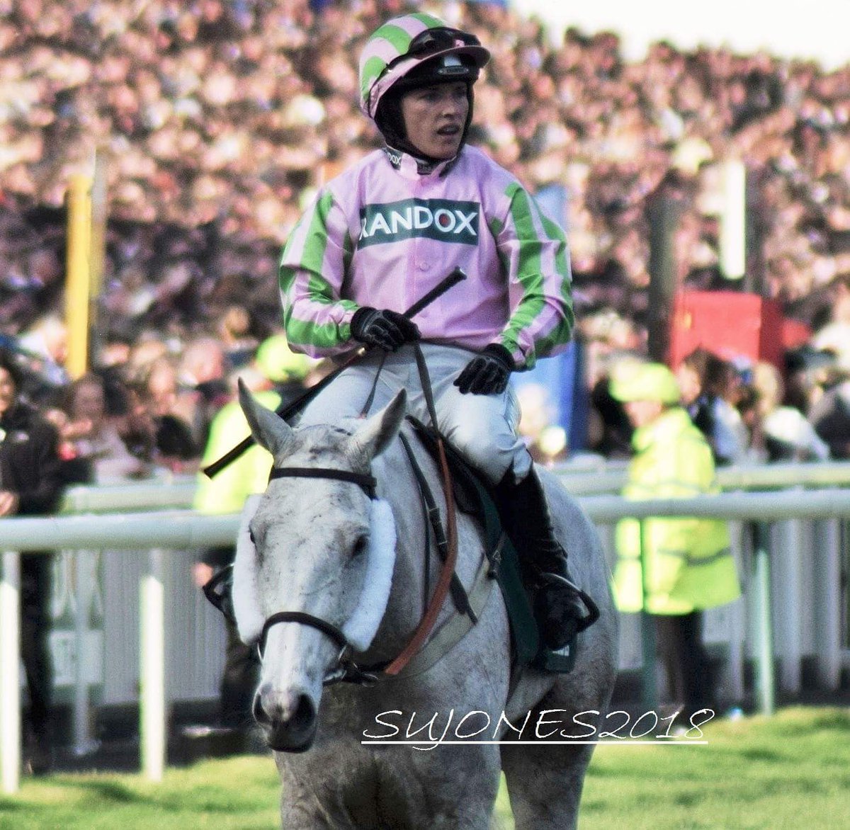 jones4352's tweet photo. @katiewalsh9 #aintree2018 https://t.co/380SNIAZtM