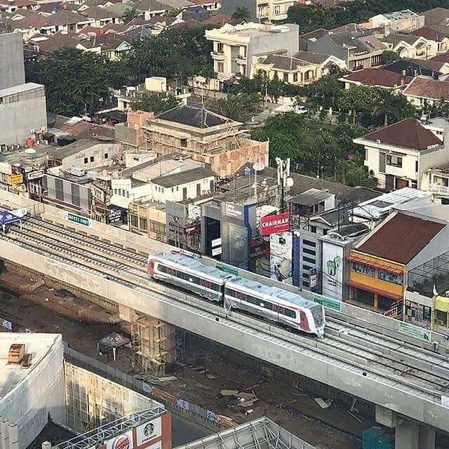 andreOPA's tweet photo. Akhirnya rencana Pak @jokowi dan Pak @basukibtp agar jakarta memiliki #MRTJakarta #LRTJakarta terwujud juga, semuanya untuk rakyat! Disusul #LRTJabodebek lengkaplah Jakarta! https://t.co/T1oTRfYtxU