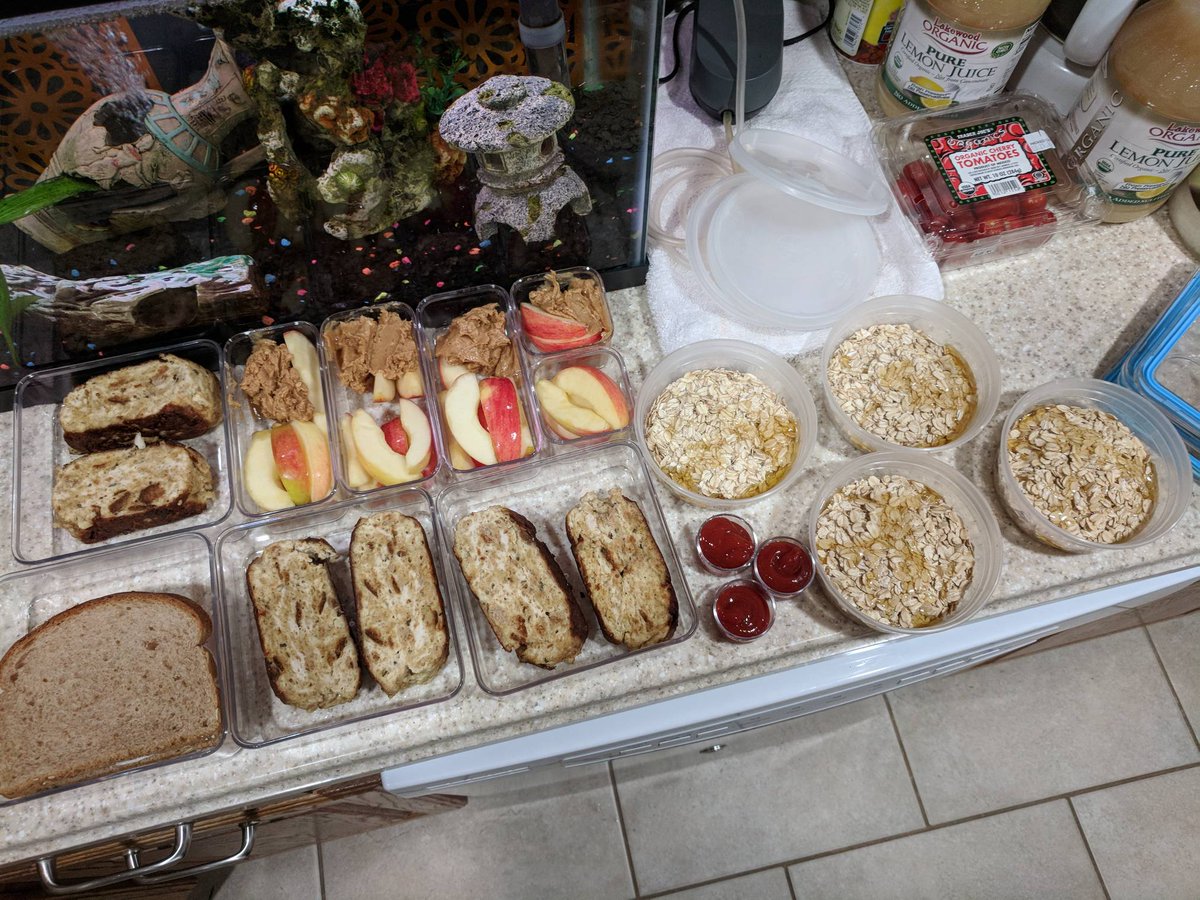 LordPeteyTV's tweet photo. Another work week, another day for food prep. #foodprep #preped #instafood #food #yummy #delicious #foodie #fresh #healthy #foodporn #eatingclean https://t.co/kvjZ7I6cXS