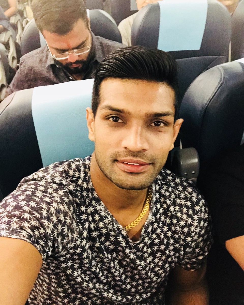 DeepakHooda5555's tweet photo. Nothing is better than going home to family and eating good food and relaxing....😍 #mondaymorning #earlyflight #goinghome #wonderfulfeeling #afteramonth #happy #😍 https://t.co/aLs72B1amW