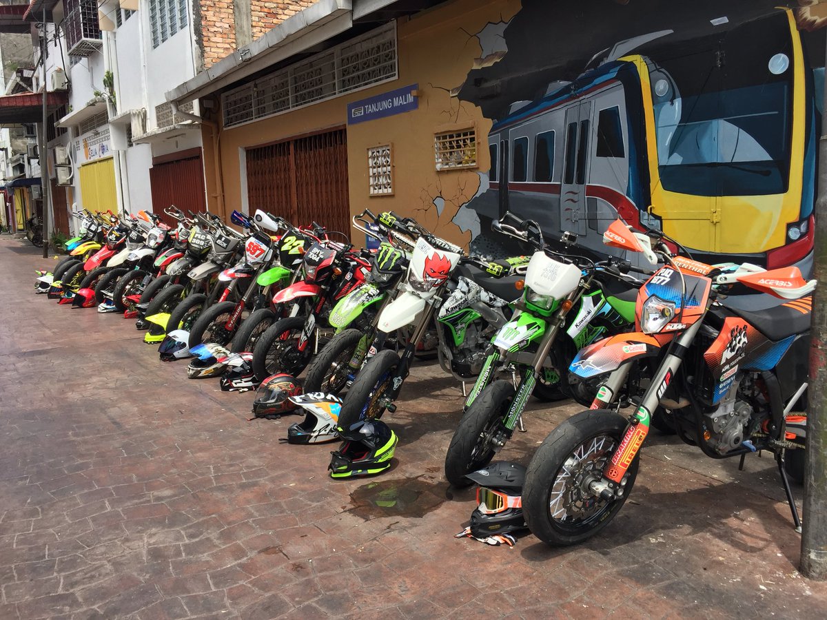 azriff_'s tweet photo. International Supermoto Ride Day 2018
Kuala Lumpur - Tanjung Malim, Malaysia 🇲🇾
#supermotomy #isrd2018 #isrd #internationalsupermotorideday #internationalsupermotorideday2018 #internationalsupermotoridedaymalaysia #internationalsupermotoridedaymalaysia2018 https://t.co/QbXQG8lSNL