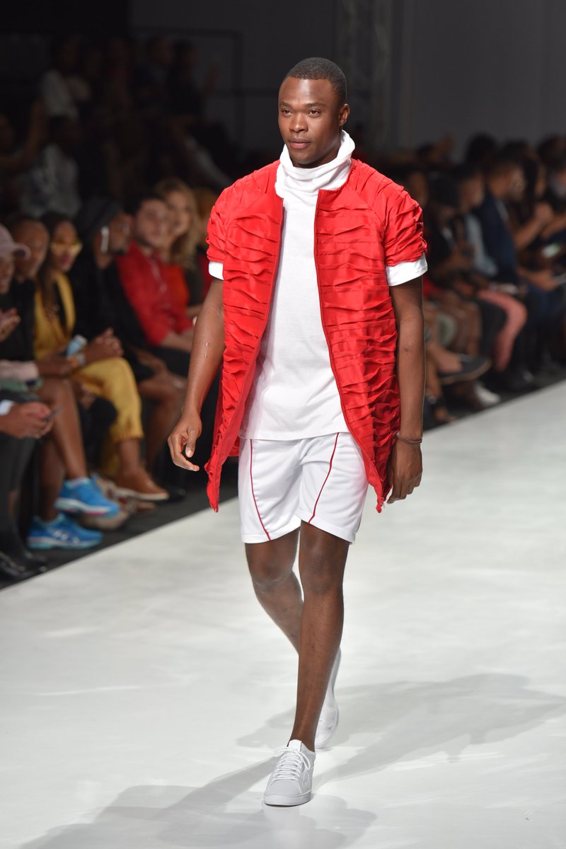 weavingthreads's tweet photo. #SAFW Day 5:

Gender fluid Streetwear with @bi_parel designer Shaylene.

#SS18 #SAFWMen https://t.co/7Zf4N7FTTp