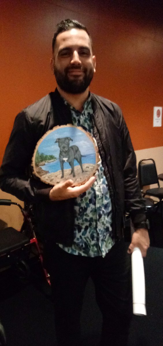 ndcvrjb's tweet photo. Painted @iamkennygarcia dog, Blue.   Gave it to him at hilarious show last night at @ComedyOutlet in Reading Pa at Heister Lanes.  Mom and I had a great time.  Funny show.  Love this man!!  Get out and see a show!! #comedy #artwork #dogs #pitbullart #PRart https://t.co/jDMukXL8Gf