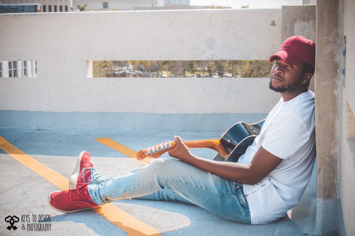 _deegoodson's tweet photo. I only love guitar🎸&amp;&amp; my mama❤️ , i’m sorry🤷🏾‍♂️ #deedoit https://t.co/EwBSFx9djE