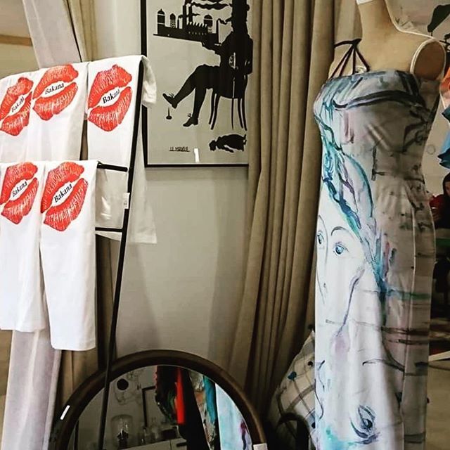 KaleidGallery's tweet photo. #rp @mashaart12
My designs in Nice, France. :) Production by amazingly talented Paris Fashion Week producer @missmarianamoda #fashion #art #artist #artista #frenchrivera #montecarlo #nicefr #fashionshowroom #exhibition #fashionshow #artshow #artshowcase … https://t.co/sONQwGKEWR https://t.co/xmRbZ8aeQi
