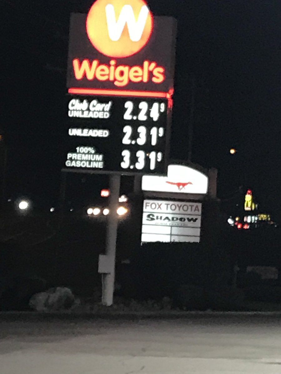 lfoster75's tweet photo. If you need gasoline exit 122 at I75 might be the place https://t.co/e5zOZbLrjV