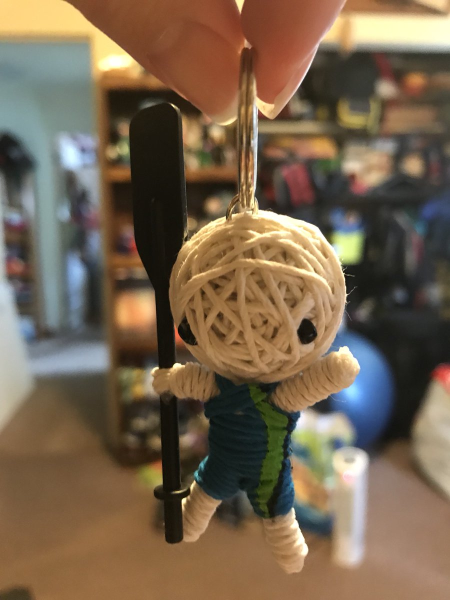 TeamTsunami_6's tweet photo. I’d like to thank @LEGO_Group for making cool things at the perfect size for my random string doll whims! Got a small bag of oars for some rowers!
#stringdoll #lego #crafting https://t.co/SkTBUeBDiv
